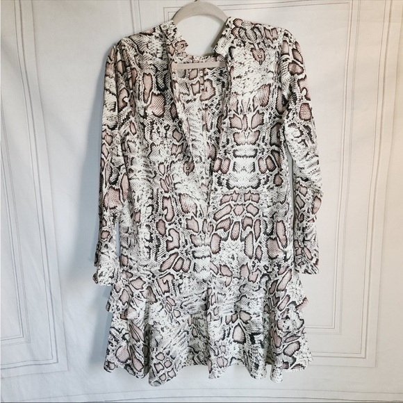 Beautiful MNG snake print dress, great for any occasion! Can be belted as well! - Picture 3 of 3